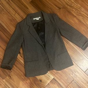 Lovely tweed 3/4 sleeve blazer